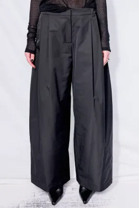 Black Two Tuck Balloon Pant