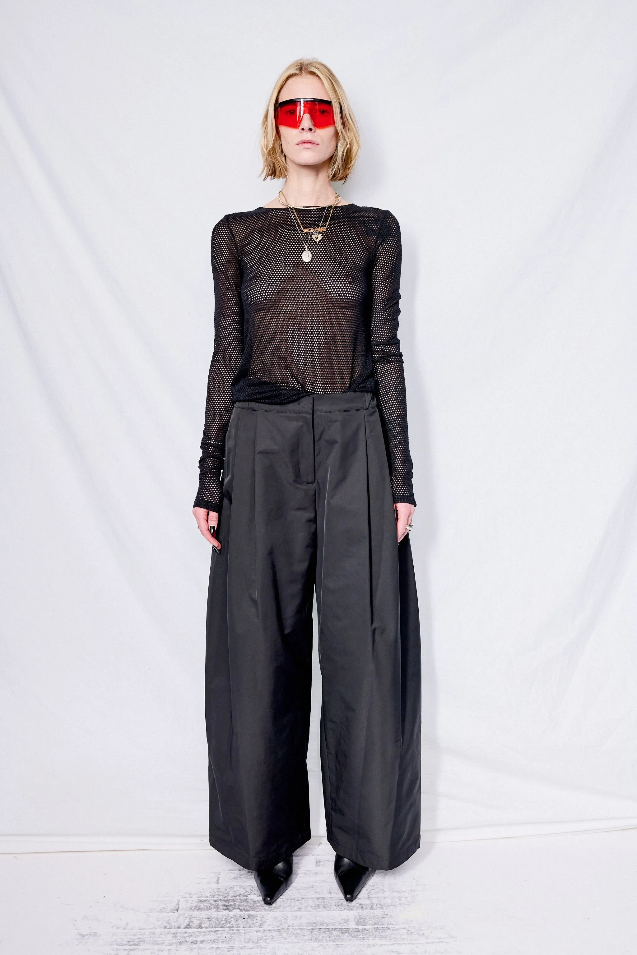 Black Two Tuck Balloon Pant