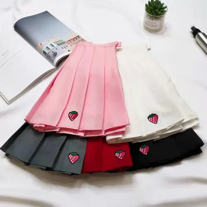 CUTE STRAWBERRY PLEATED SKIRT BY61003