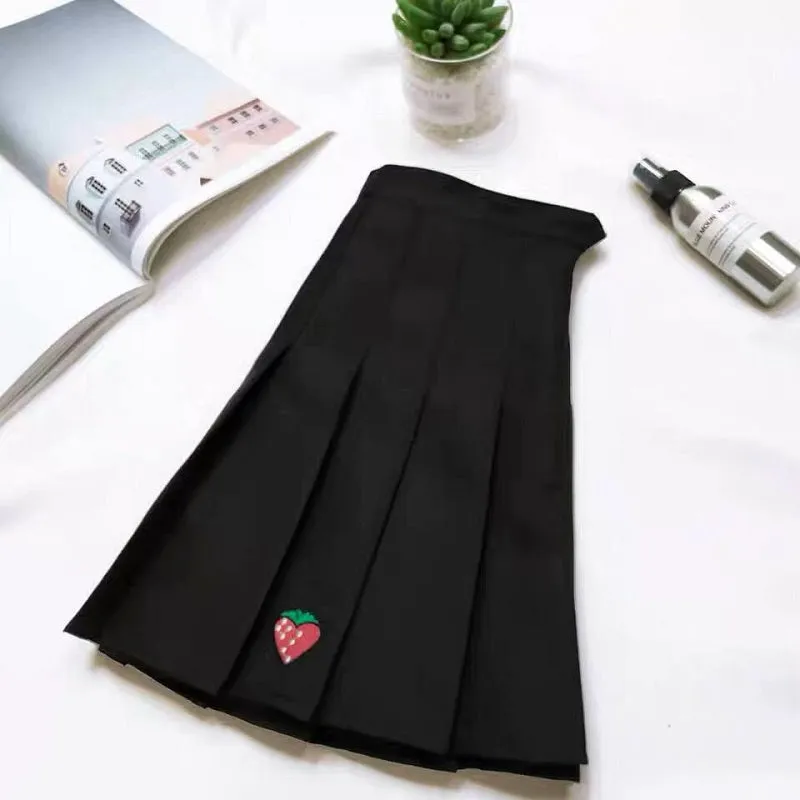 CUTE STRAWBERRY PLEATED SKIRT BY61003