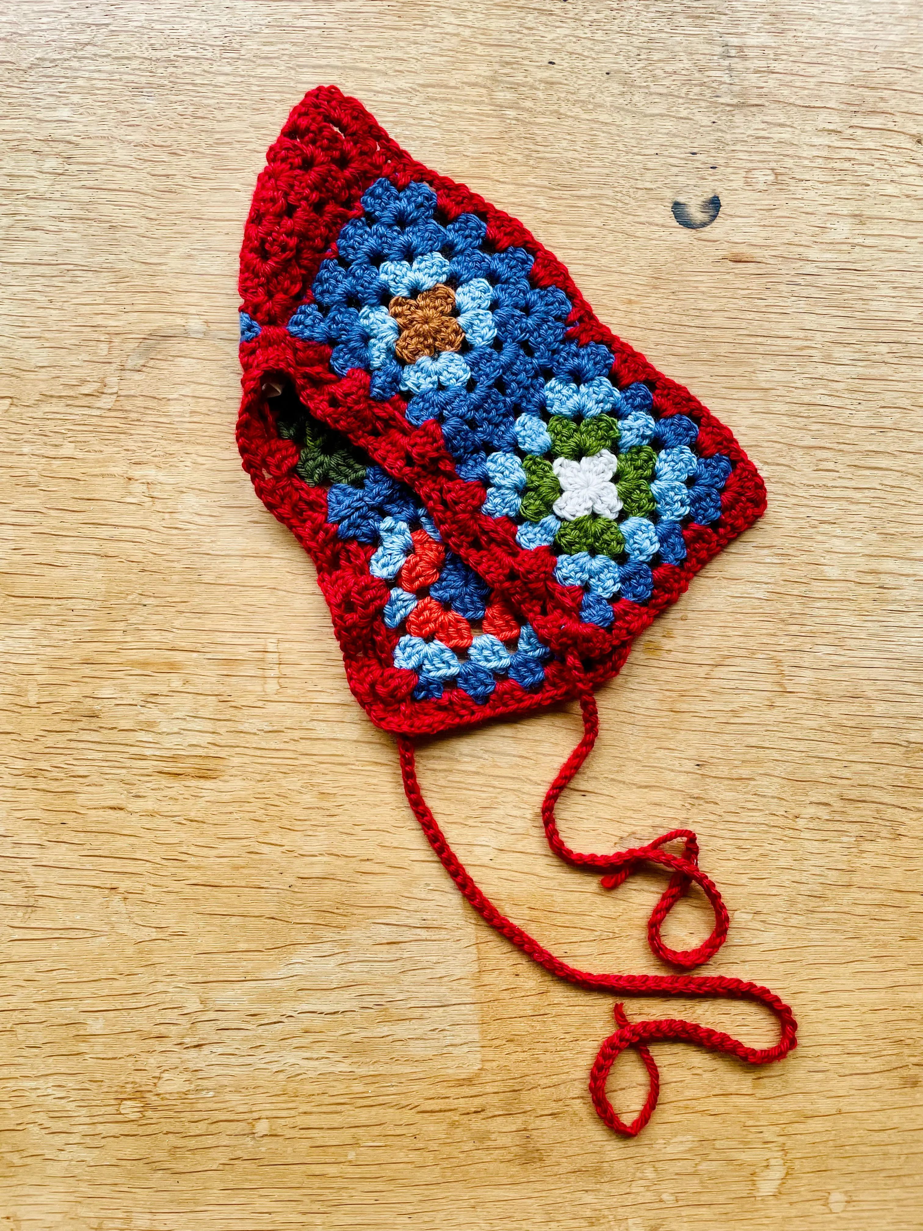 EARLYMADE Hand-knitted Granny Squares Collar — MULTI / HEART RED — UNIQUE — LAST PIECE