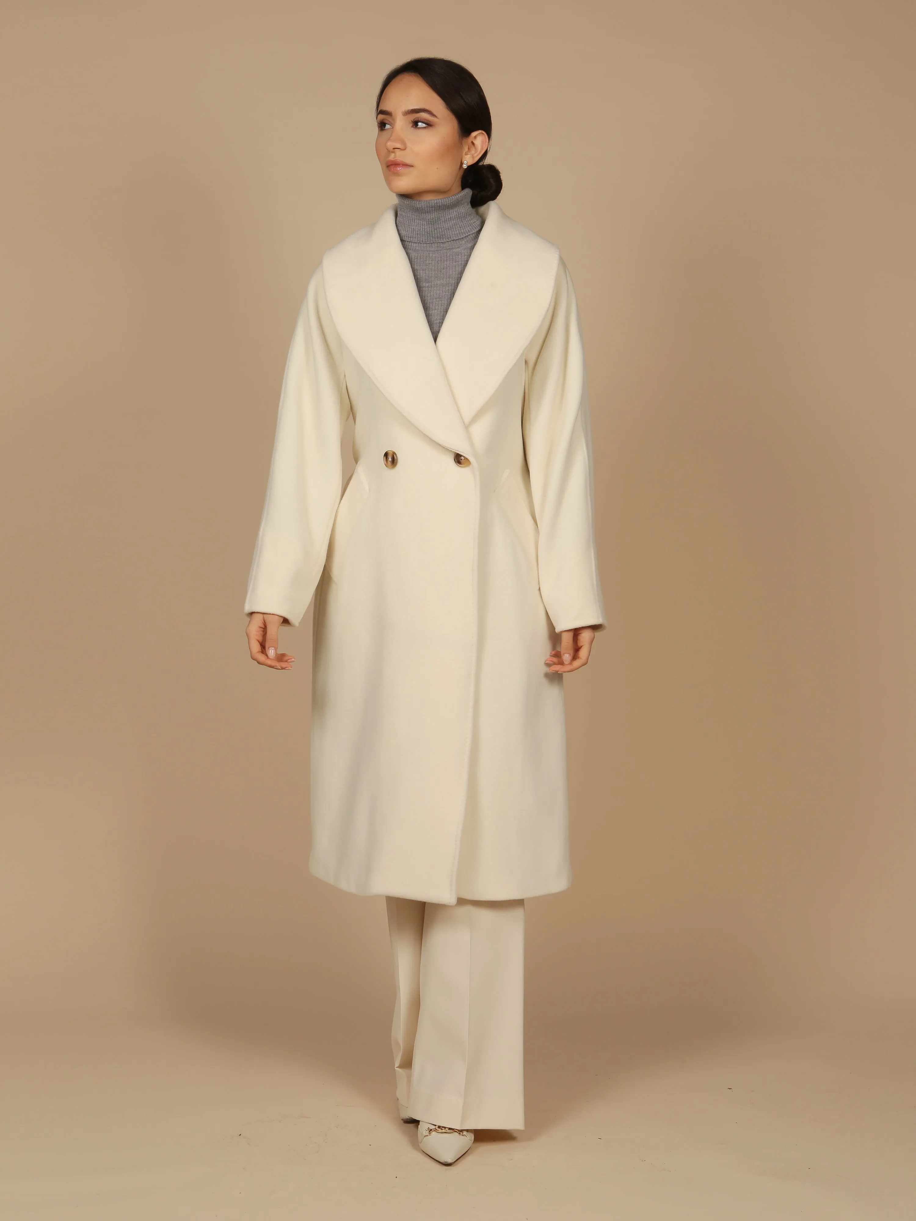 'Hepburn' Italian Virgin Wool and Cashmere Coat in Bianco