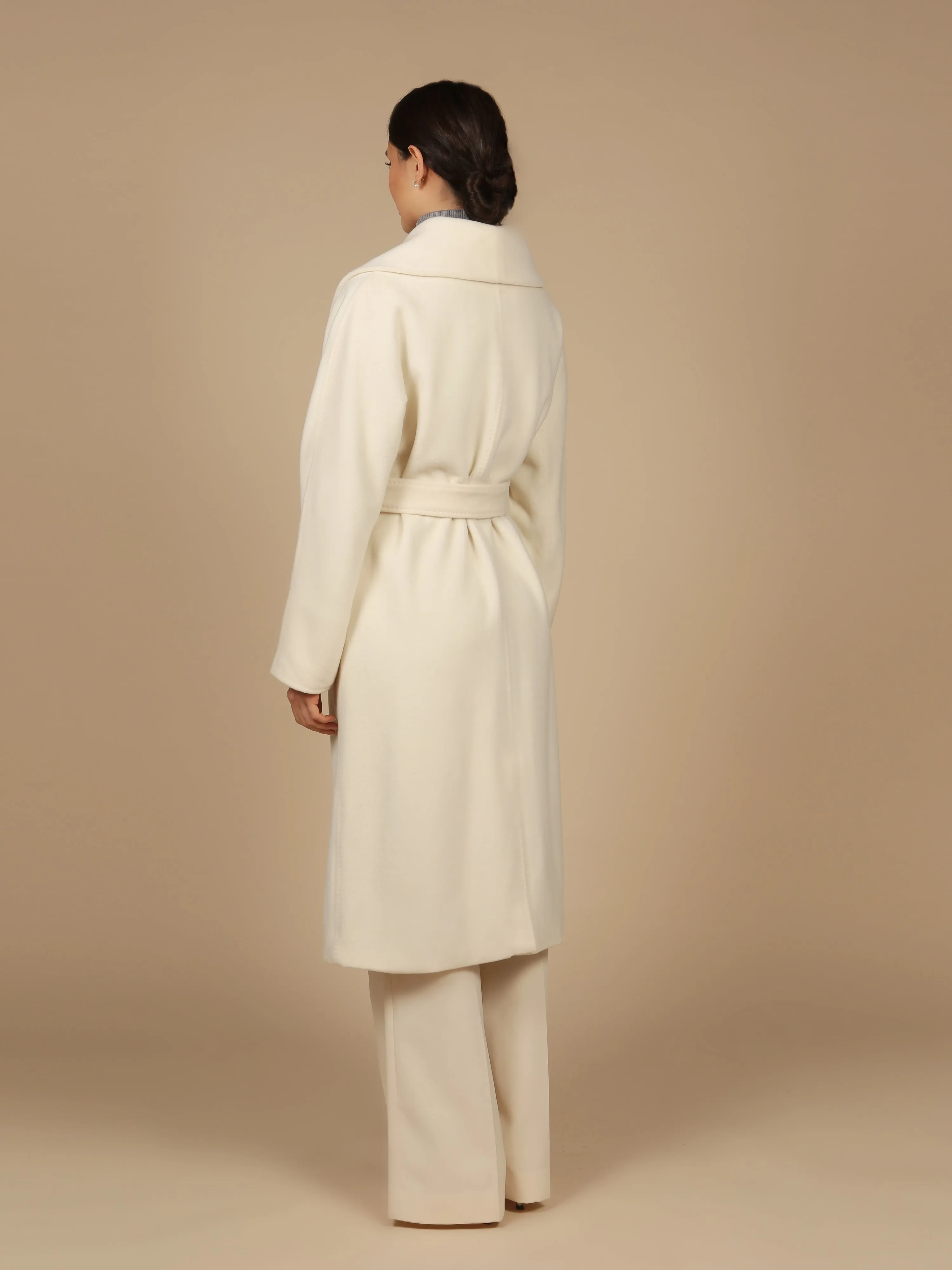 'Hepburn' Italian Virgin Wool and Cashmere Coat in Bianco