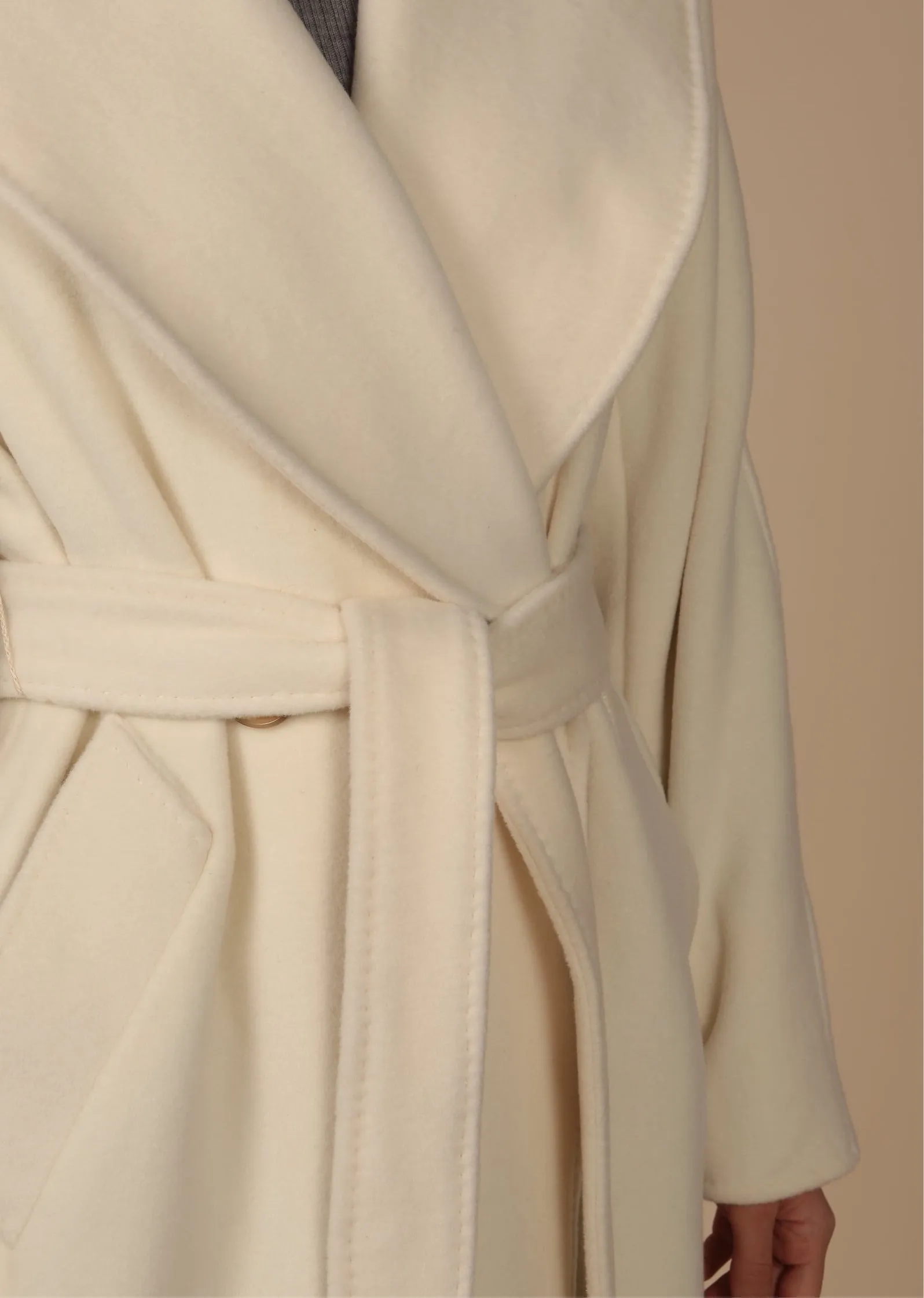 'Hepburn' Italian Virgin Wool and Cashmere Coat in Bianco