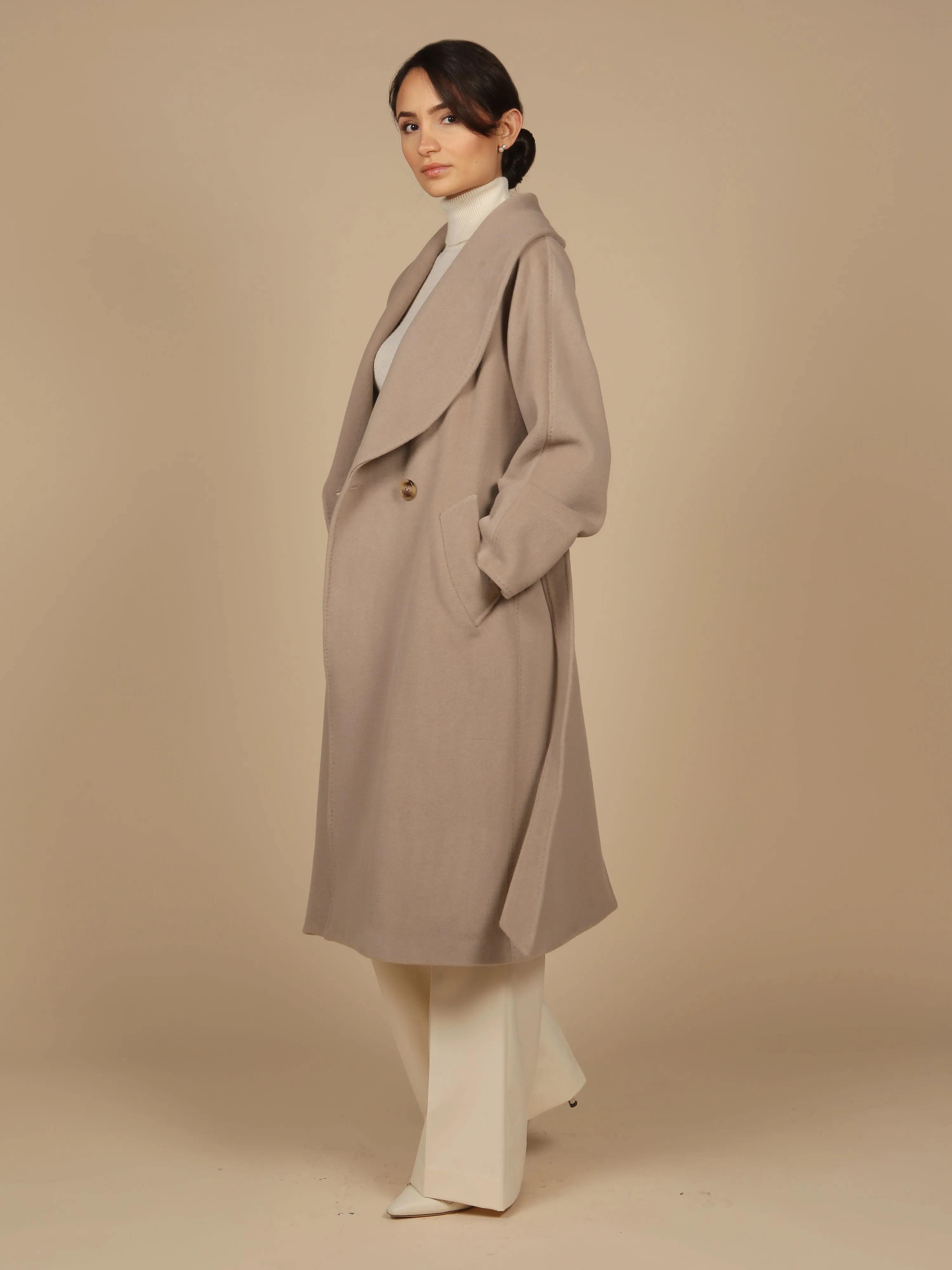 ‘Hepburn’ Italian Virgin Wool and Cashmere Coat in Grigio