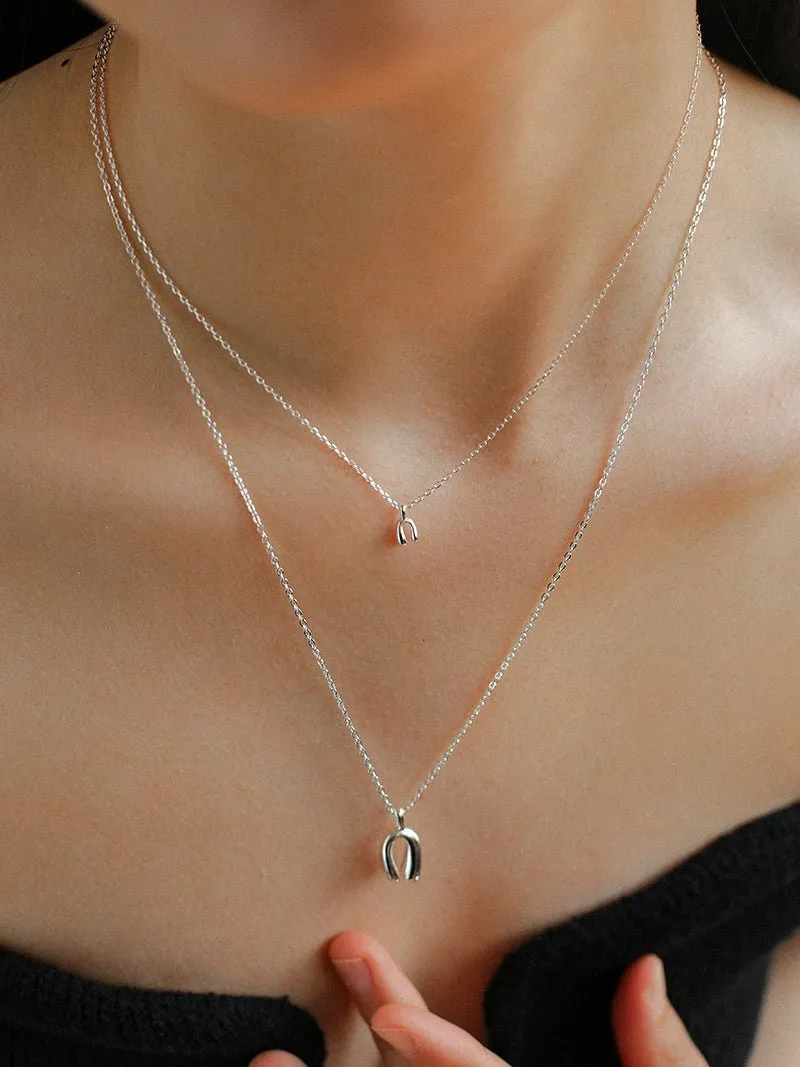 Minimalist Geometric Horseshoe Pendant Chian Necklace