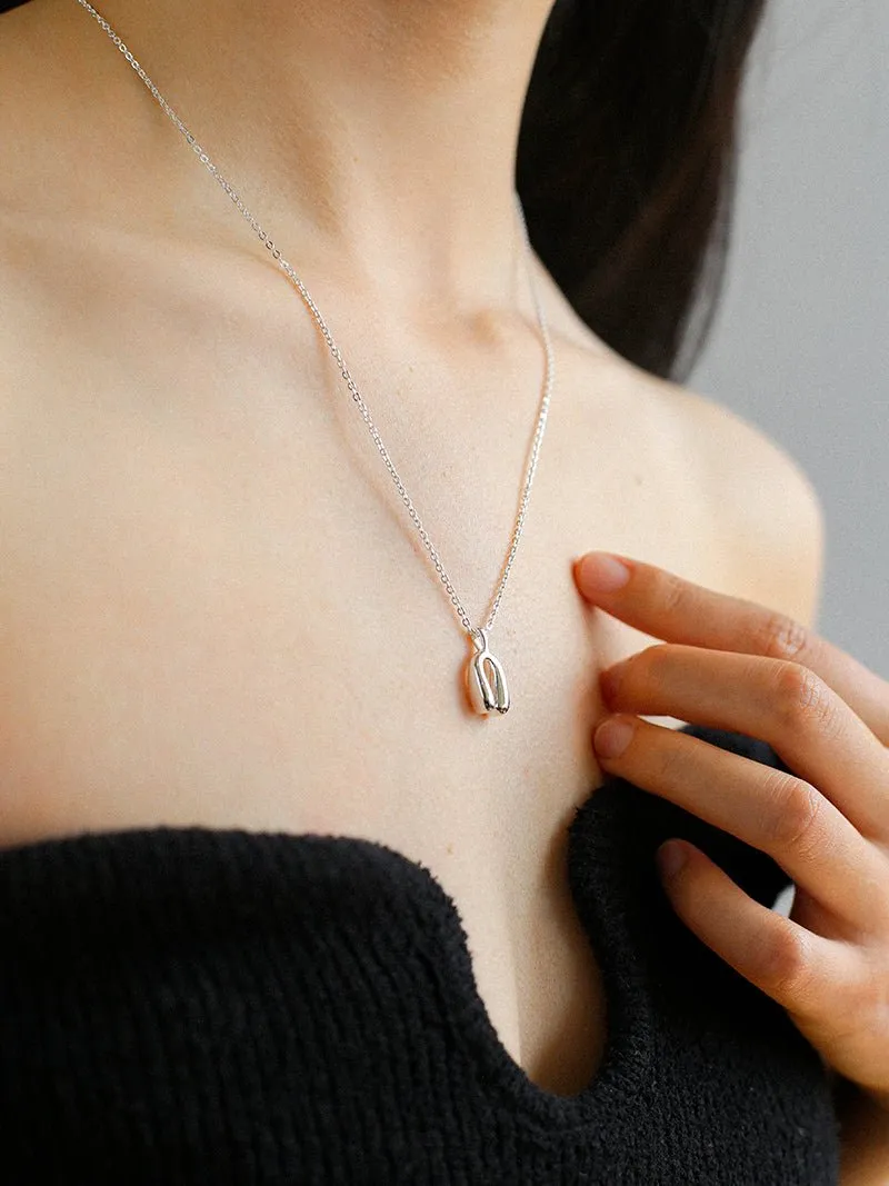 Minimalist Geometric Horseshoe Pendant Chian Necklace