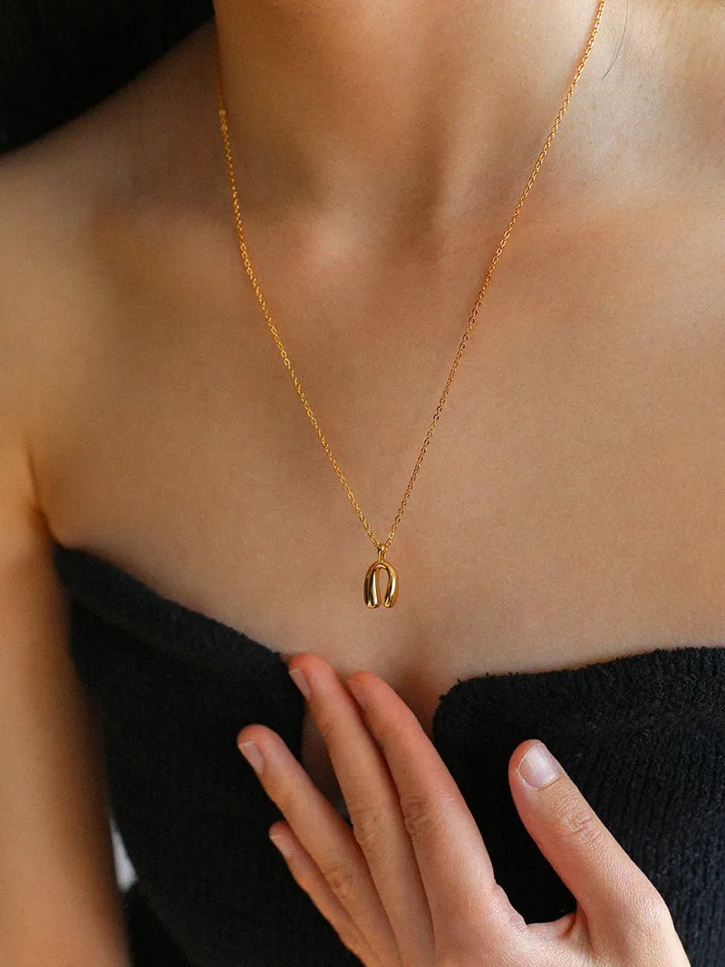 Minimalist Geometric Horseshoe Pendant Chian Necklace