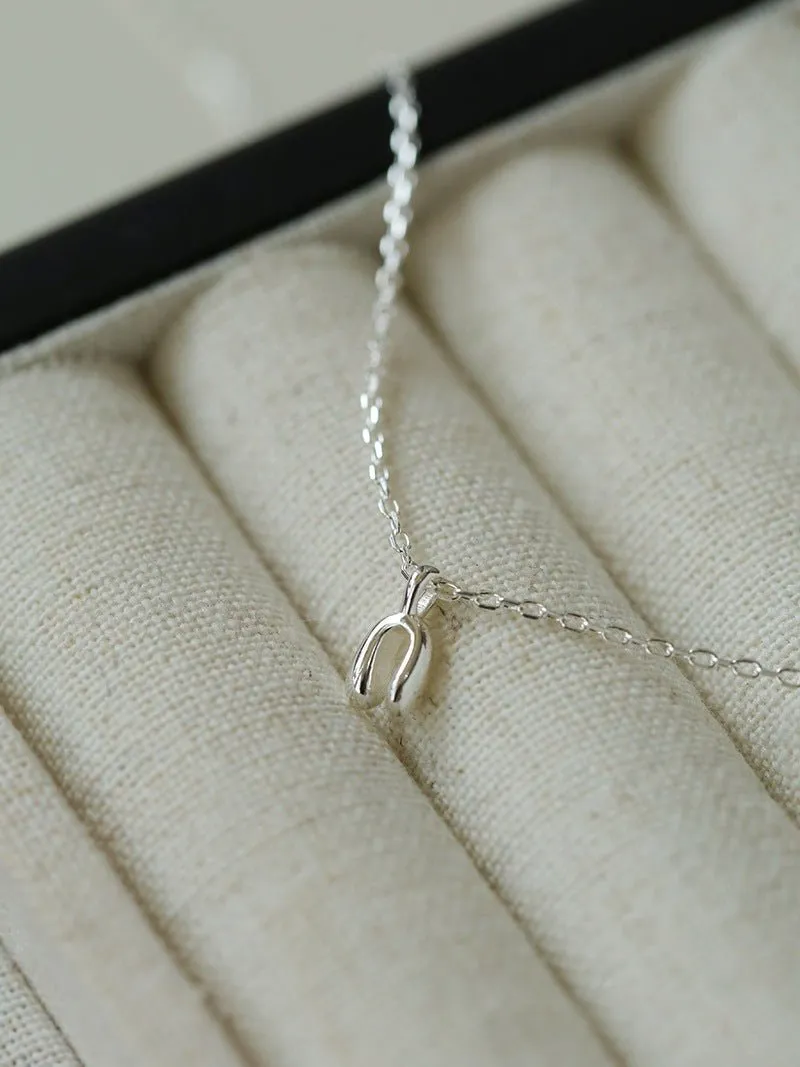 Minimalist Geometric Horseshoe Pendant Chian Necklace